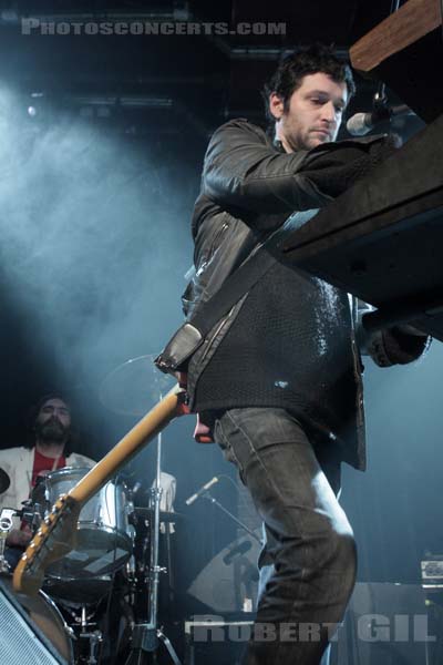 STEEPLE REMOVE - 2009-01-21 - PARIS - La Maroquinerie - 